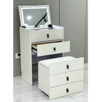 COIFFEUSE F08