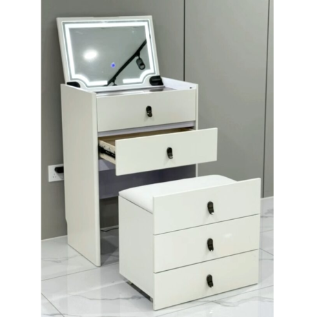 COIFFEUSE F08