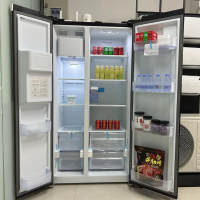 REFRIGERATEUR AMER 556L EVOLU BCD-606WHI . SIDE BY SIDE AVEC DISTRIBUTEUR AUTOMATIQUE GLACE /EAU INOX TACT . INVERTER F
